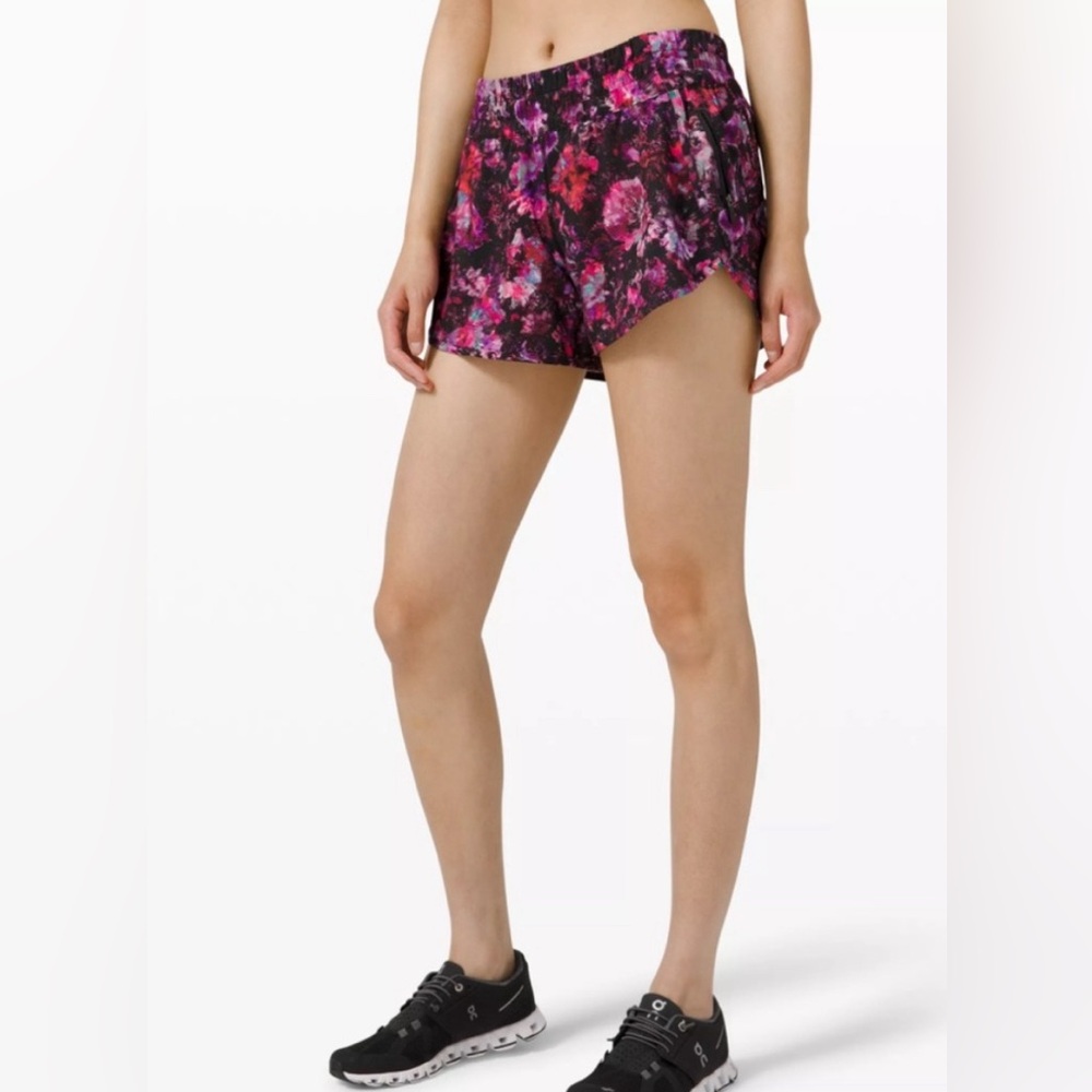 Lululemon tracker short size 6